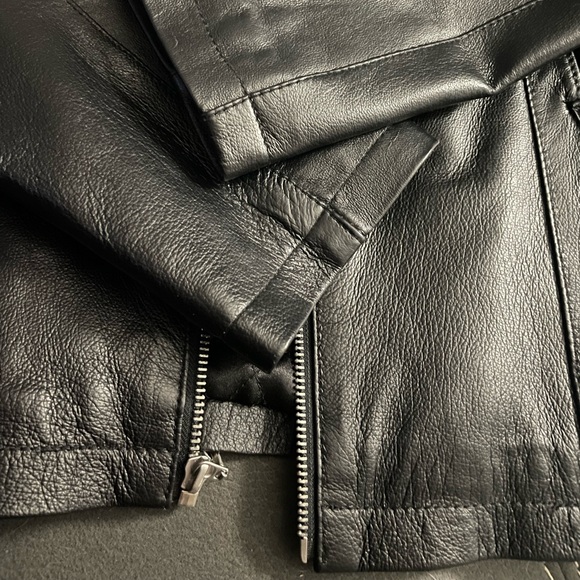 Women’s leather jacket - Picture 2 of 4